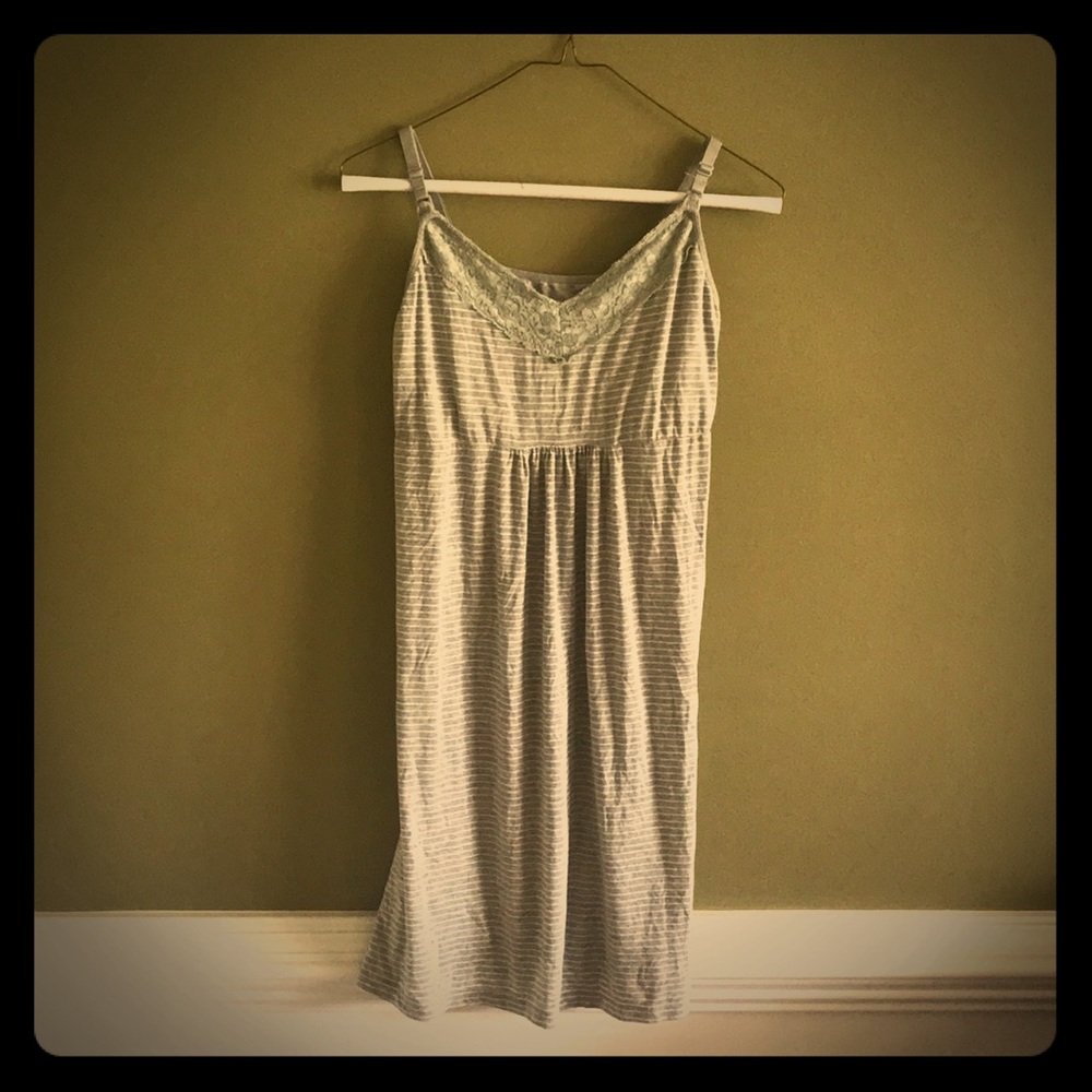 NWOT Gap Size M Maternity Nursing Nightgown